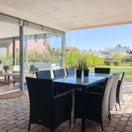 Exklusivurlauben In Mit Großen Garten Und Schöner Südterrasse, 2 Sz Und 2 Bäder