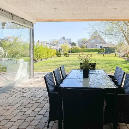 Exklusivurlauben In Mit Großen Garten Und Schöner Südterrasse, 2 Sz Und 2 Bäder Timmendorfer Strand