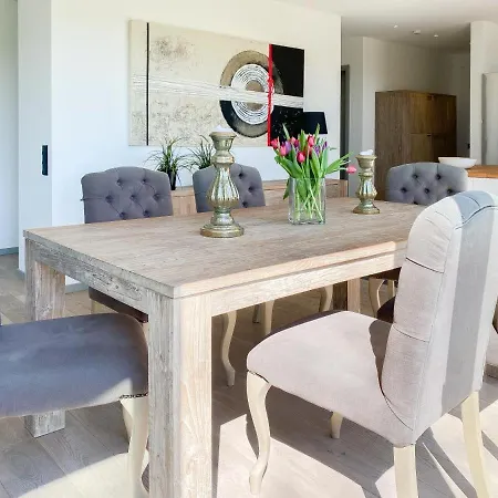 Apartamento Exklusivurlauben In Mit Großen Garten Und Schöner Südterrasse, 2 Sz Und 2 Bäder Timmendorfer Strand