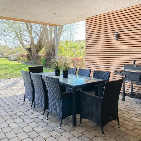 Exklusivurlauben In Mit Großen Garten Und Schöner Südterrasse, 2 Sz Und 2 Bäder