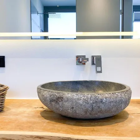 Apartamento Exklusivurlauben In Mit Großen Garten Und Schöner Südterrasse, 2 Sz Und 2 Bäder *