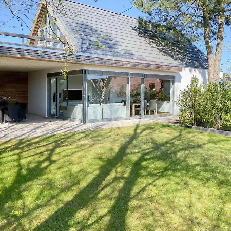 Exklusivurlauben In Mit Großen Garten Und Schöner Südterrasse, 2 Sz Und 2 Bäder * Timmendorfer Strand